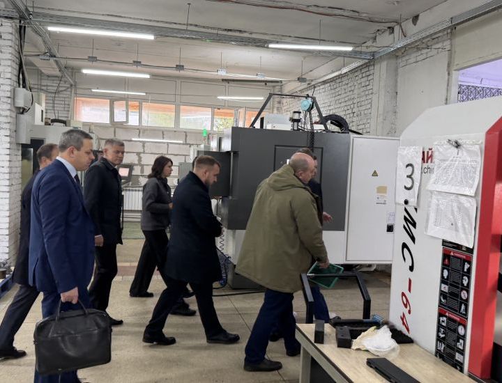 Александр Горовой посетил завод "Импульс-Атом" Александр Горовой посетил завод "Импульс-Атом"