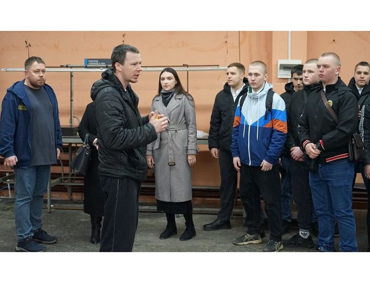 Будущие кадры для промышленности: студенты пензенского колледжа посетили завод "Импульс-Атом"