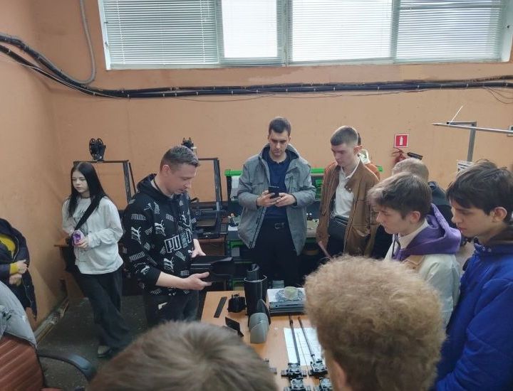 "Импульс-Атом" познакомил студентов с производством беспилотной техники