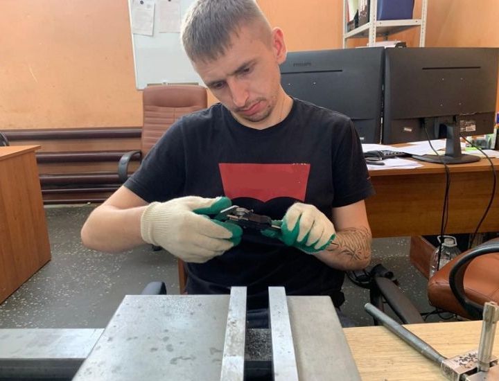 Герой СВО Павел Царапкин нашел работу на заводе "Импульс-Атом" Герой СВО Павел Царапкин нашел работу на заводе "Импульс-Атом"