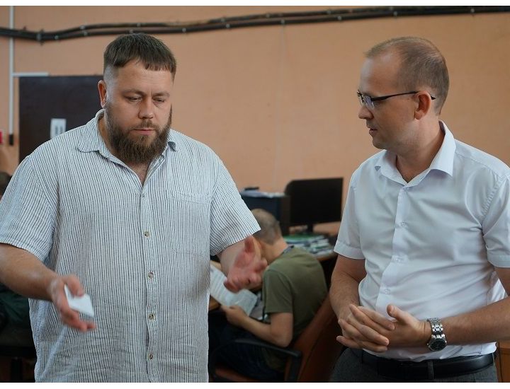 Глава Минэка Пензенской области Роман Трялин посетил завод "Импульс-Атом" Глава Минэка Пензенской области Роман Трялин посетил завод "Импульс-Атом"