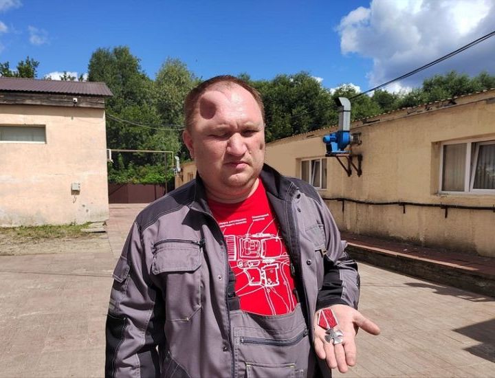 Герой СВО, сотрудник завода "Импульс-Атом", награжден орденом Мужества Герой СВО, сотрудник завода "Импульс-Атом", награжден орденом Мужества