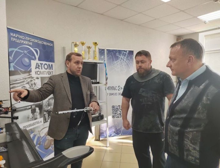 Михаил Ляшков посетил пензенский завод Импульс-Атом