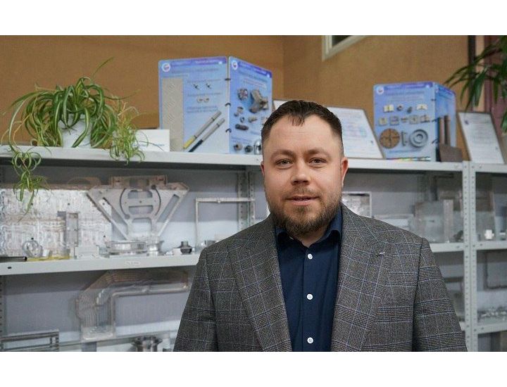 Валерий Чуйков поздравил пензенскую школу с 70-летним юбилеем